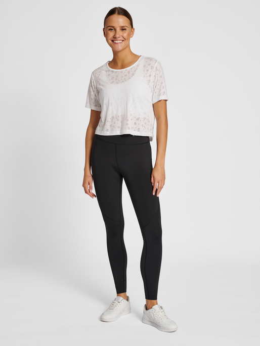 hmlMT IRIS BURNOUT CROP T-SHIRT, WHITE, model