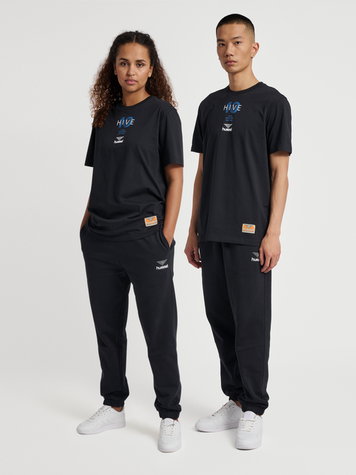 hmlHIVE WADE SWEATPANTS, 2001, model