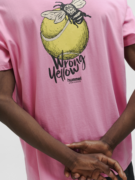 hummel LOOSE T-SHIRT S/S WRONG YELLOW | hummelsport.de