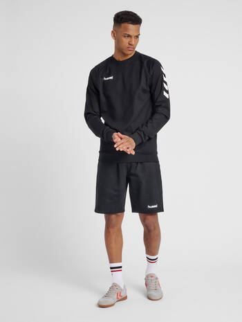 HUMMEL GO COTTON SWEATSHIRT, BLACK, model