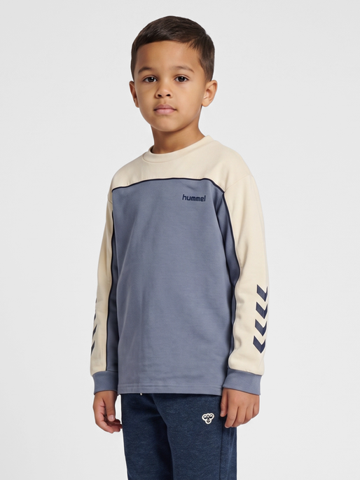 hmlJR LOOSE PIPING T-SHIRT L/S, FLINT STONE, model