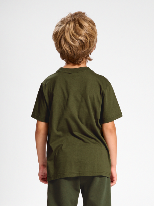 hmlDARE T-SHIRT S/S, 6453, model