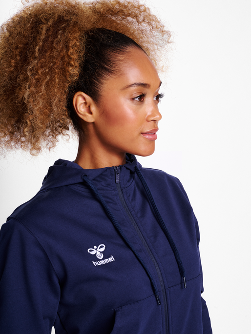 hmlGO 2.0 ZIP HOODIE WOMAN, MARINE, model