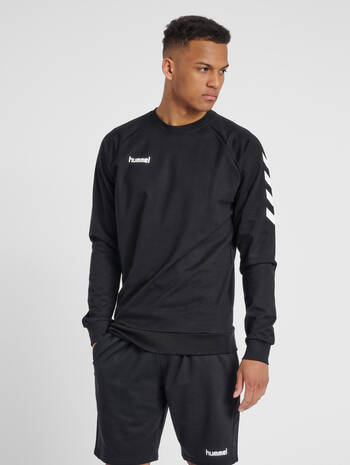 HUMMEL GO COTTON SWEATSHIRT, BLACK, model