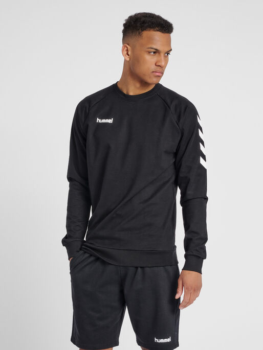 HUMMEL GO COTTON SWEATSHIRT, BLACK, model