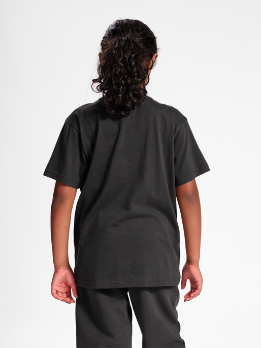 hmlDARE T-SHIRT S/S, 1525, model