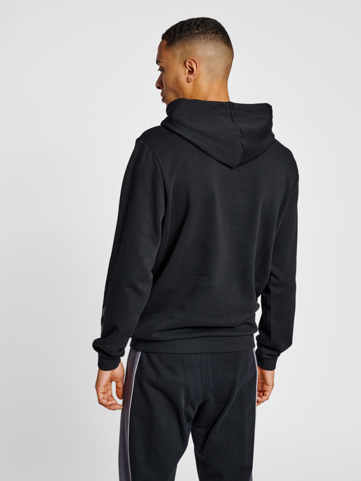 hmlLGC JULIAN HOODIE, 2001, model