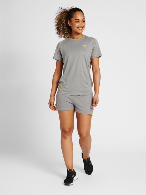 hmlGG12 TRAINING TEE S/S WOMAN, 1100, model
