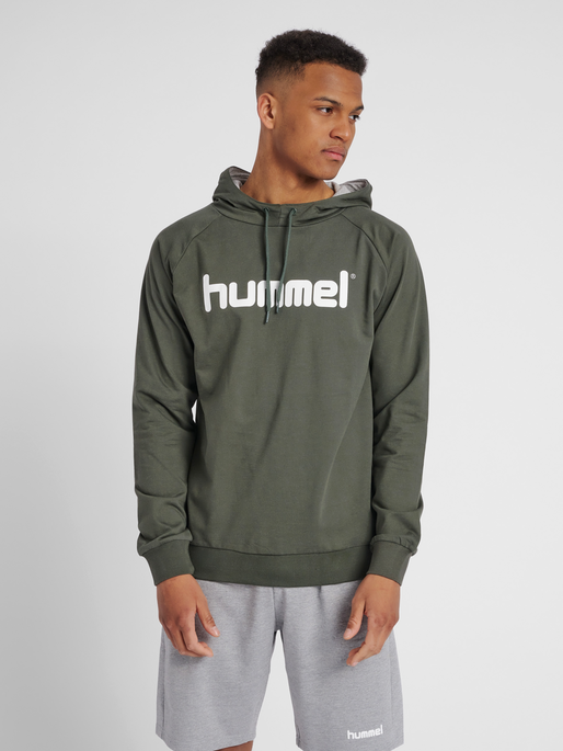 HUMMEL GO COTTON LOGO HOODIE, !URBAN CHIC, model