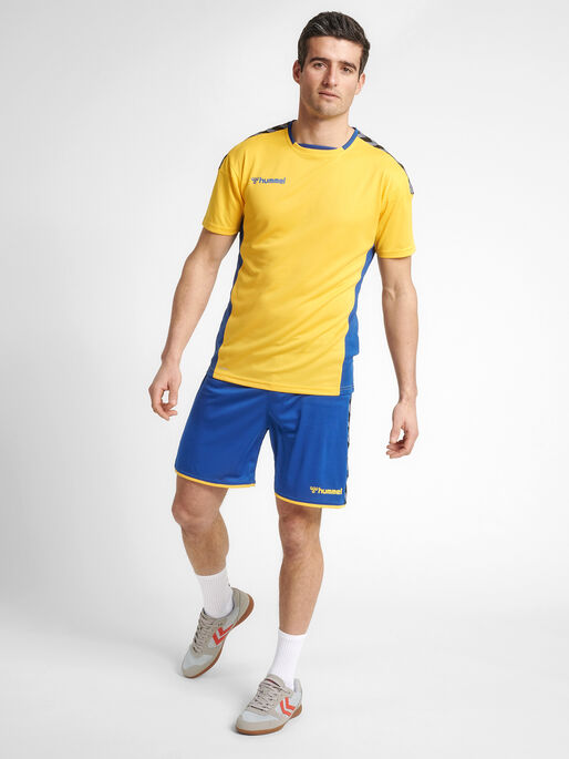 hmlAUTHENTIC POLY SHORTS, TRUE BLUE, model