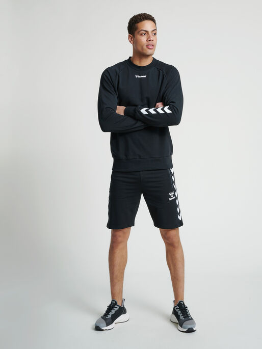hmlISAM SWEATSHIRT, BLACK, model