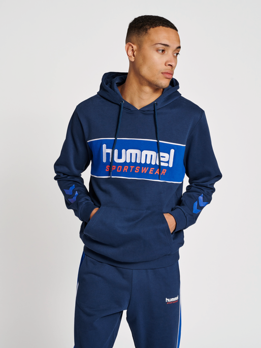 hmlLGC JULIAN HOODIE, 7459, model