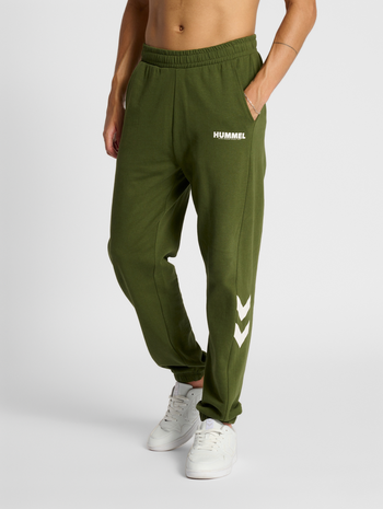 hmlLEGACY REGULAR PANTS, RIFLE GREEN, model