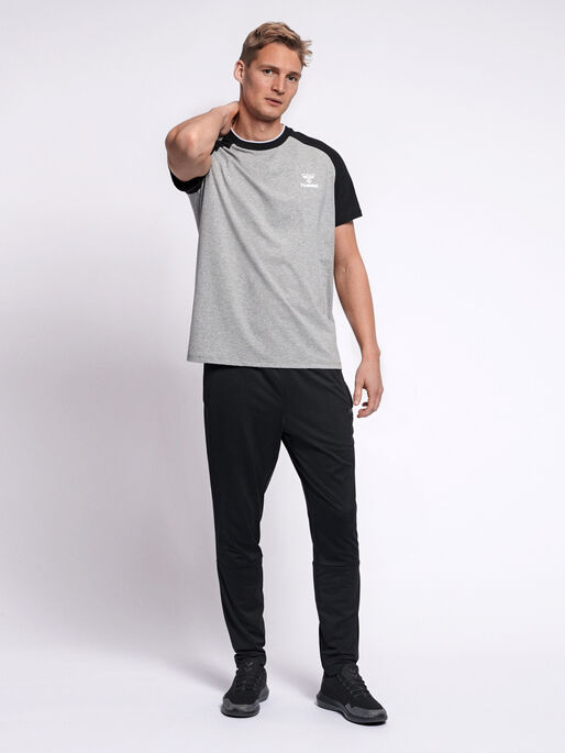 hmlMARK T-SHIRT S/S, GREY MELANGE, model