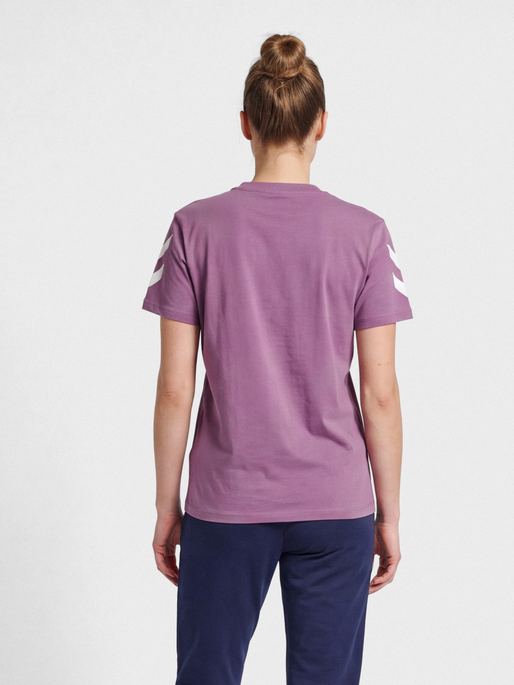 hmlLEGACY 2.0 W T-SHIRT S/S, GRAPEADE, model