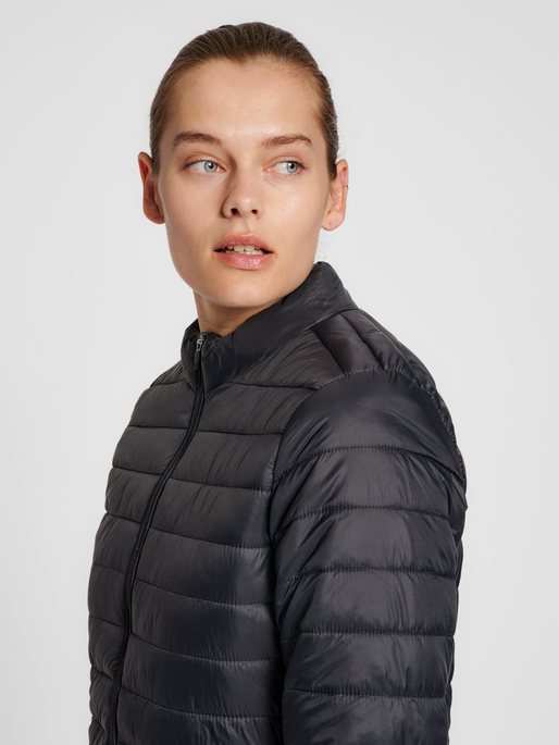 hmlRED QUILTED JACKET WOMAN, BLACK, model