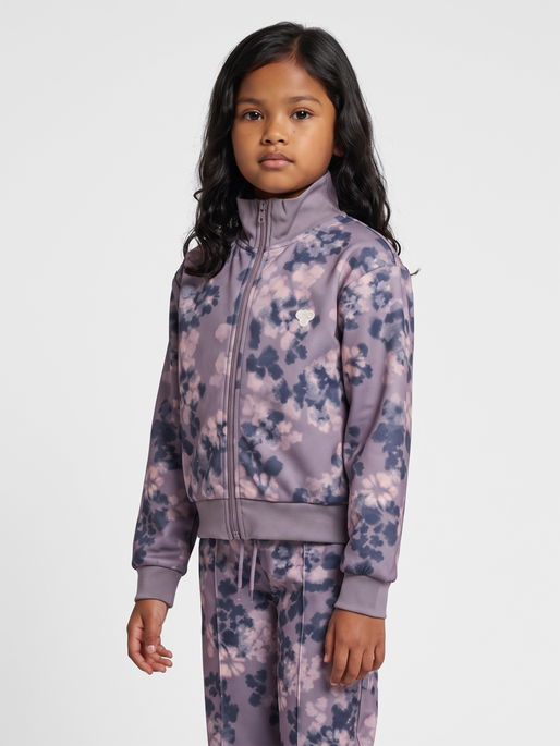 hmlJR REG POLY AOP ZIP JACKET, GRAY RIDGE, model