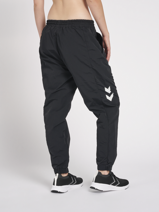 hmlLGC MUSA WOV REGULAR PANTS, BLACK, model