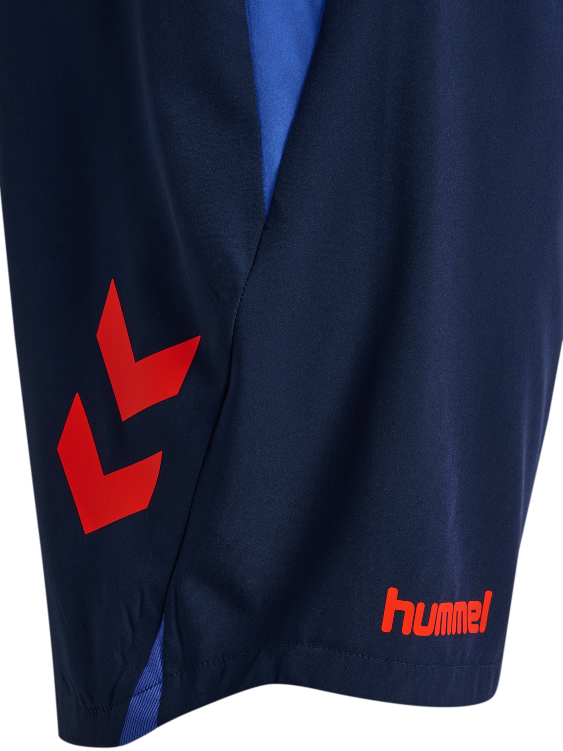 hmlBLAZE26 PRO TRAINING SHORTS, MARINE/CHERRY TOMATO, packshot