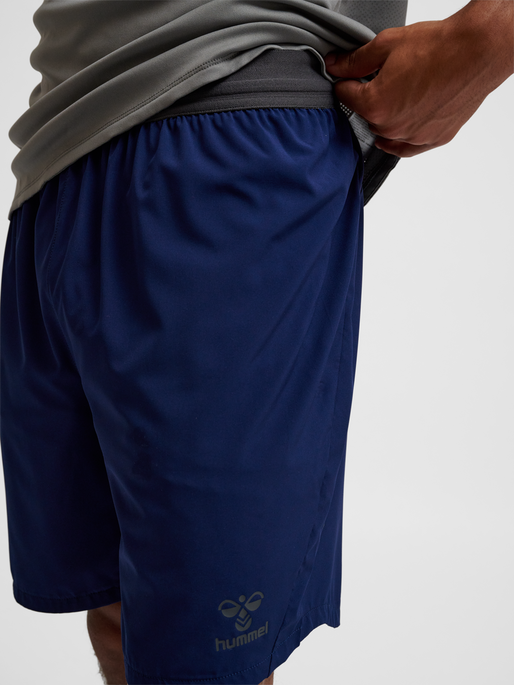 hmlPRO TRAINING SHORTS, MARINE, model