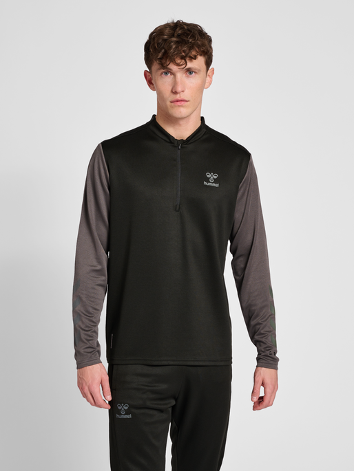 hmlONGRID 1/2 ZIP POLY SWEAT, JET BLACK/FORGED IRON, model