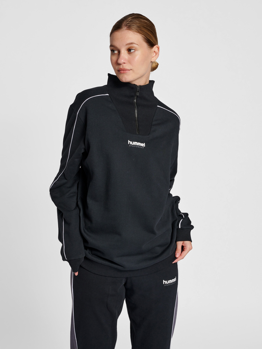 hmlLGC WESLEY HALF ZIP SWEATSHIRT, 2001, model