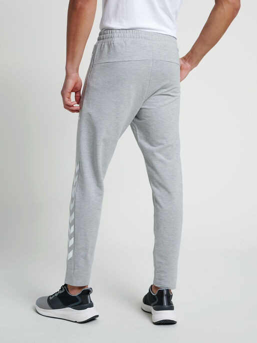 hmlRAY 2.0 TAPERED PANTS, GREY MELANGE, model