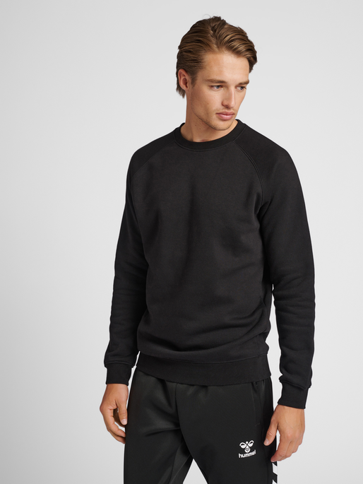 hmlRED HEAVY SWEATSHIRT, BLACK, model