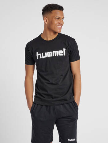 HUMMEL GO COTTON LOGO T-SHIRT S/S, BLACK, model