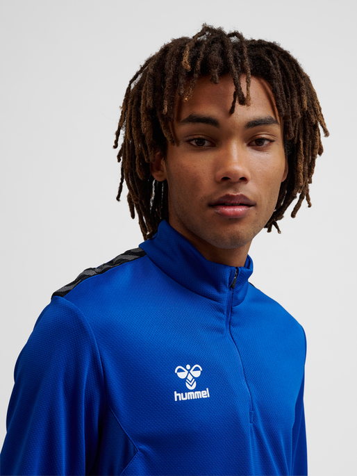hmlAUTHENTIC HALF ZIP SWEAT, TRUE BLUE, model