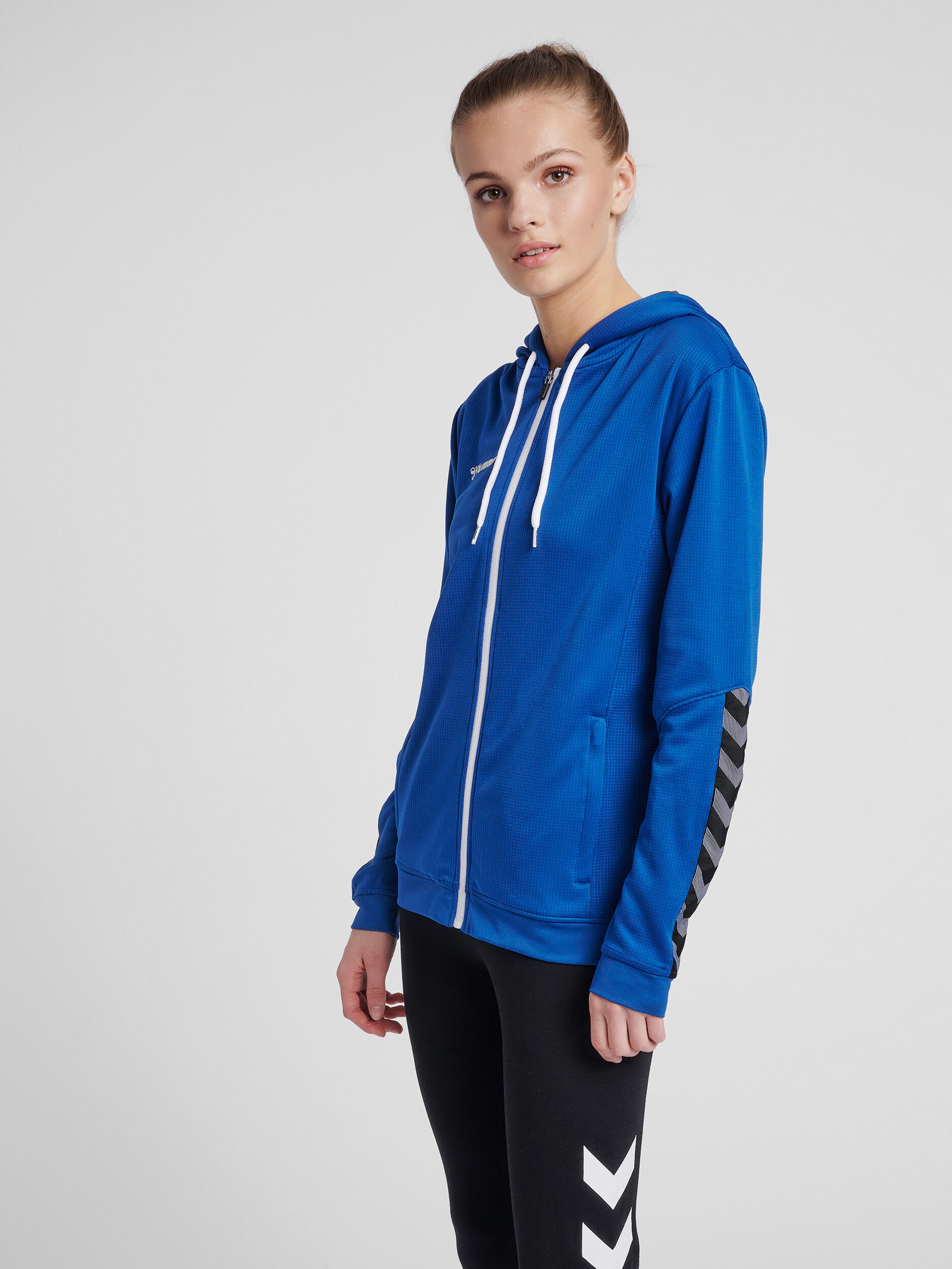 Hummel hotsell zip hoodie