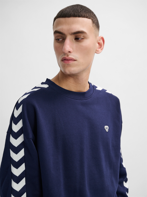 hummel ARCHIVE LOOSE FIT SWEATSHIRT - PEACOAT | hummelsport.de