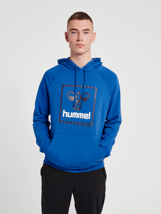 hmlISAM 2.0 HOODIE, TRUE BLUE, model