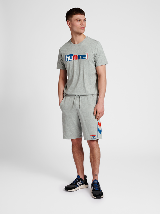 hmlIC DURBAN SHORTS, 2006, model