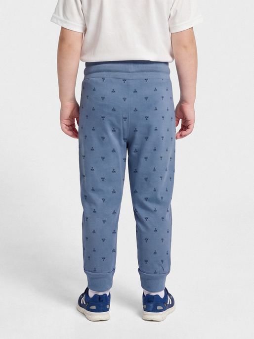 hmlBEESY SOFT PANTS, CORONET BLUE, model