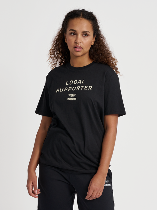 hmlHIVE OWEN T-SHIRT, BLACK, model