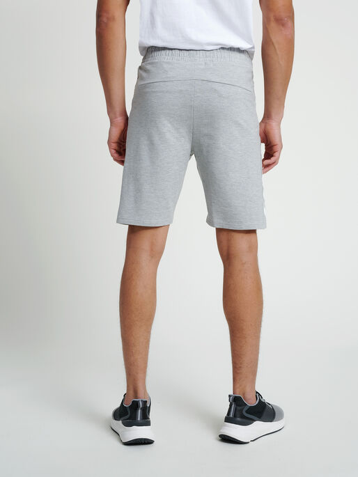 hmlRAY 2.0 SHORTS, GREY MELANGE, model