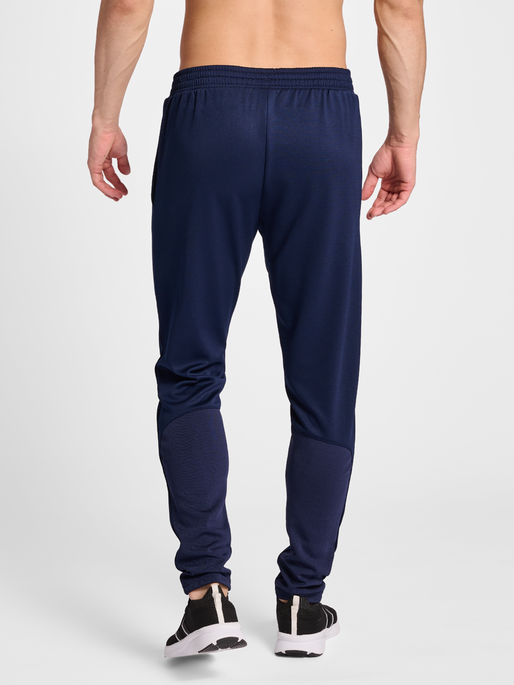 hmlQ4 POLY TRAINING PANT, 7026, model