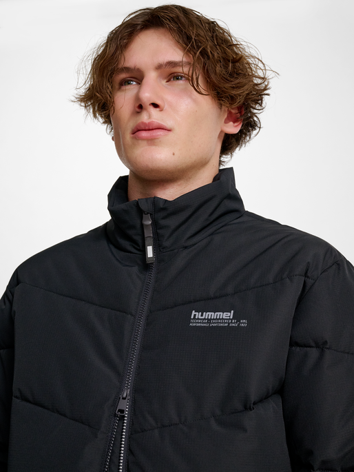 hmlSHORT  PUFFER JACKET, BLACK, model