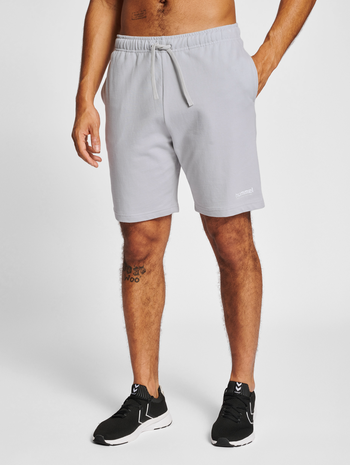 hmlLGC JEREMY SWEAT SHORTS, HARBOR MIST, model