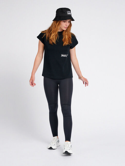hmlHEROINE SEAMLESS TIGHTS , BLACK, model