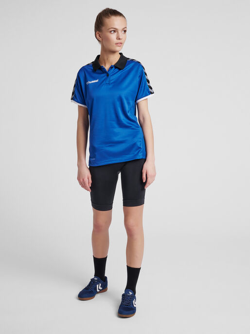 hmlAUTHENTIC WOMAN FUNCTIONAL POLO, TRUE BLUE, model