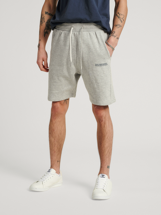 hmlLEGACY SHORTS, GREY MELANGE, model