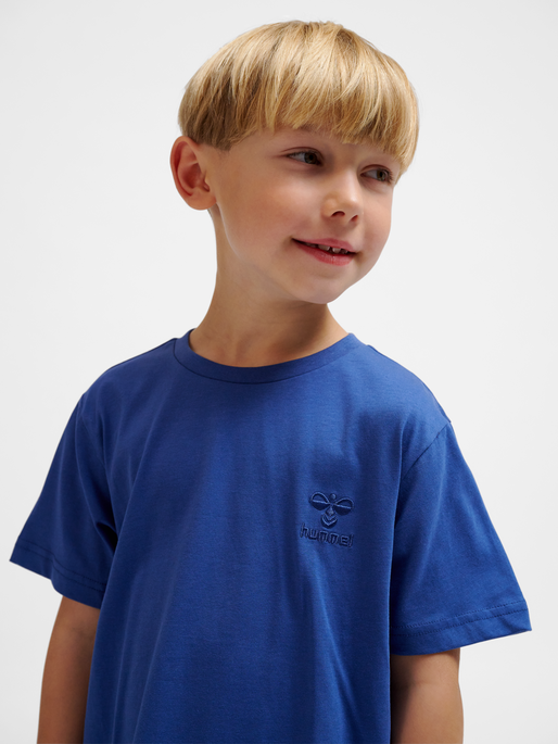 hmlTRELLE T-SHIRT S/S, TRUE NAVY, model