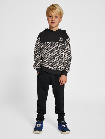 hmlCAMERON HOODIE, BLACK, model