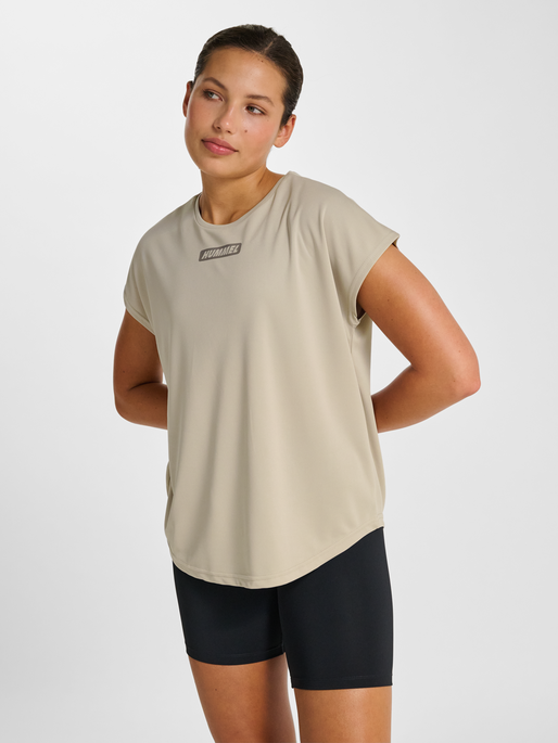 hmlTE TOLA LOOSE T-SHIRT, CHATEAU GRAY, model