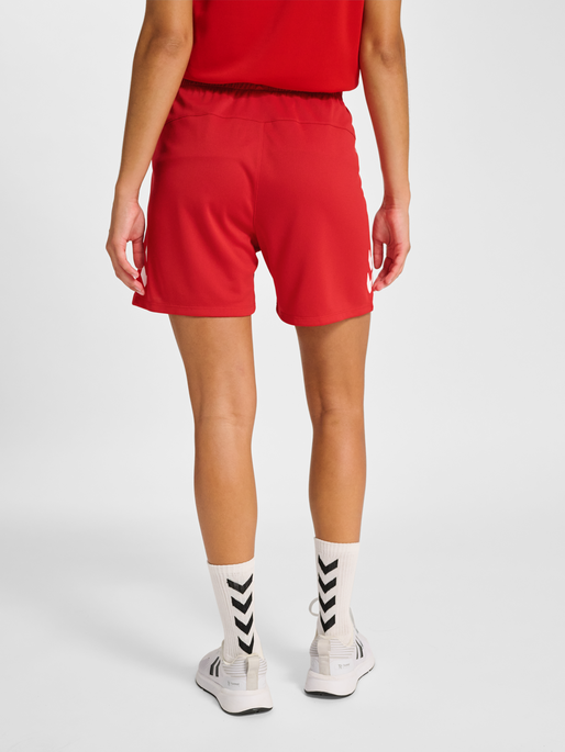 hmlLEAD 2.0 SHORTS WOMAN, TRUE RED, model