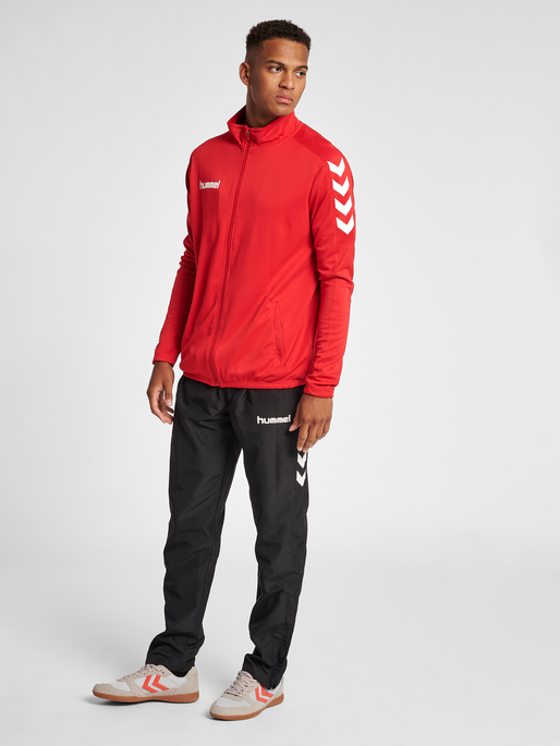 CORE POLY JACKET, TRUE RED, model