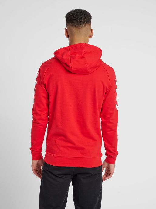 HUMMEL GO COTTON HOODIE, TRUE RED, model