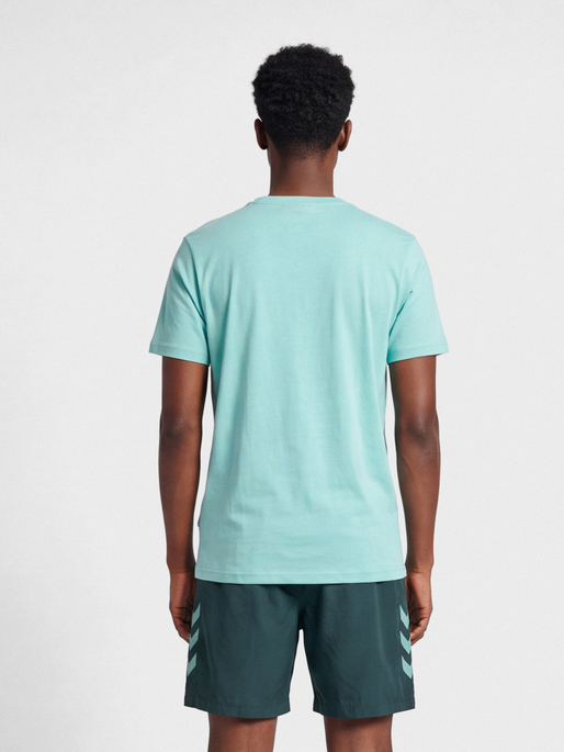 hmlLOGO JERSEY S/S, ATLANTIS, model